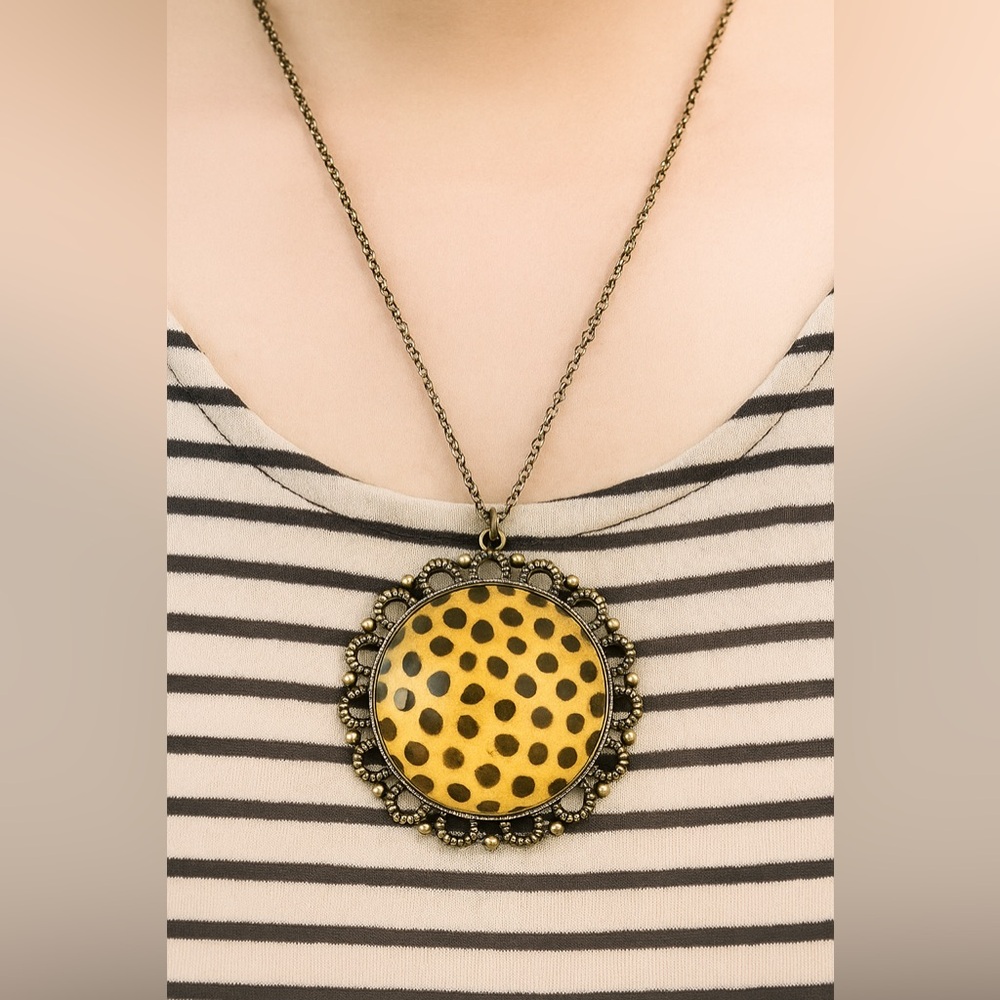NWT | Leopard Cameo Necklace